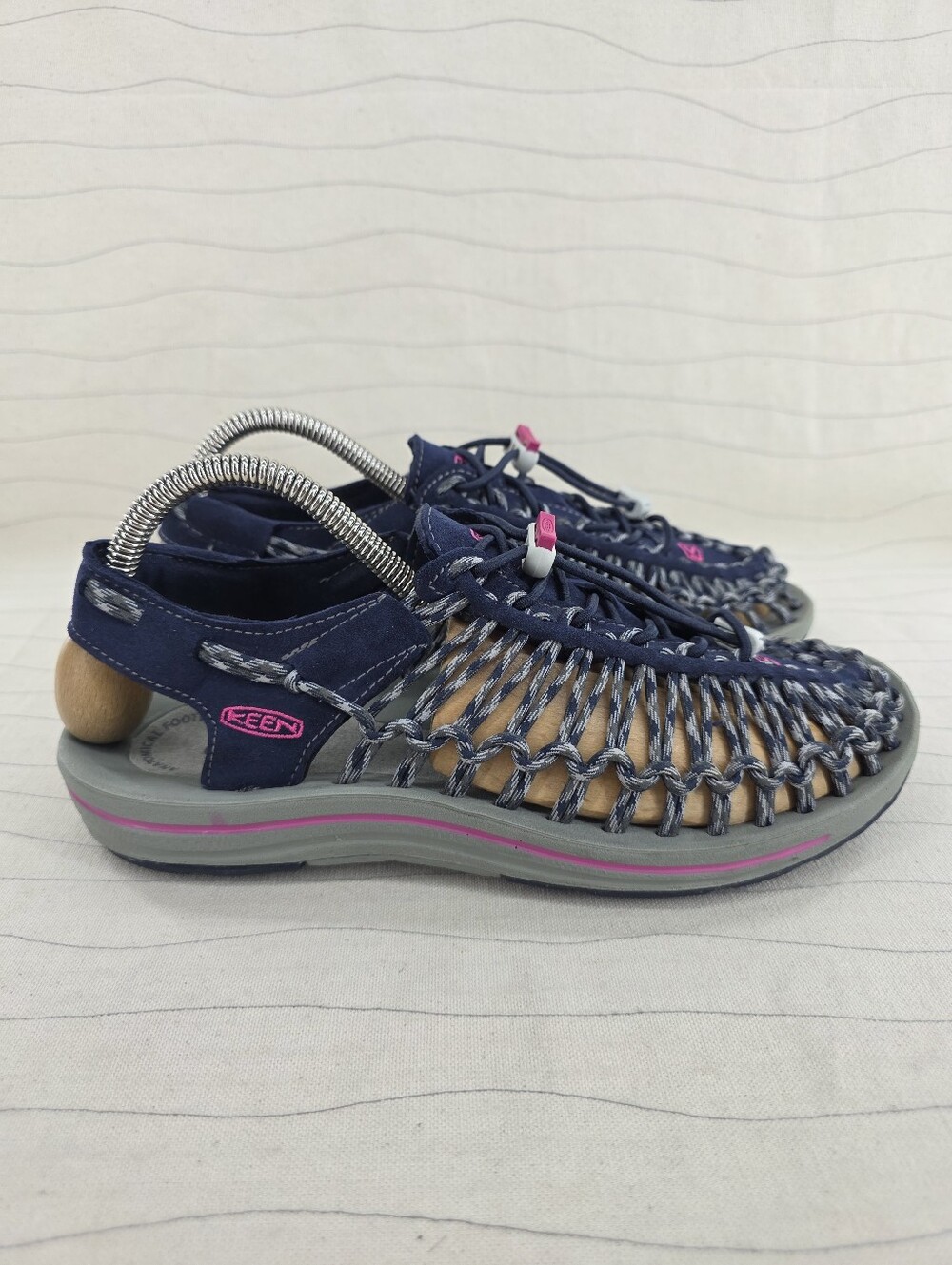 Keen Womens Uneek Classic Bungee Cord Sandals Blue Gray Pink Shoes Size 8